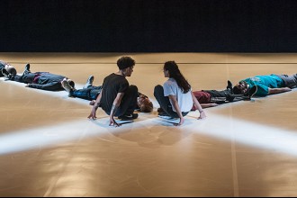 Hungry Sharks © Stefan Hauer