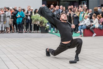 Liquid Loft / Chris Haring "Foreign Tongues" © Stefan Hauer