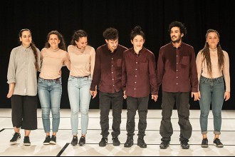 Hungry Sharks © Stefan Hauer