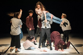 Hungry Sharks © Stefan Hauer