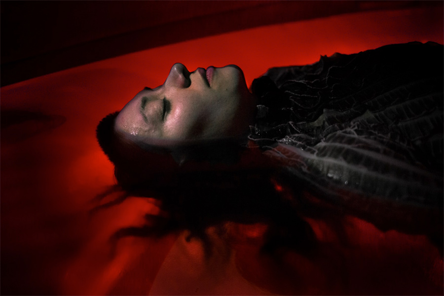 Be Heintzman Hope - Switch (meditations on crying) © Kinga Michalska